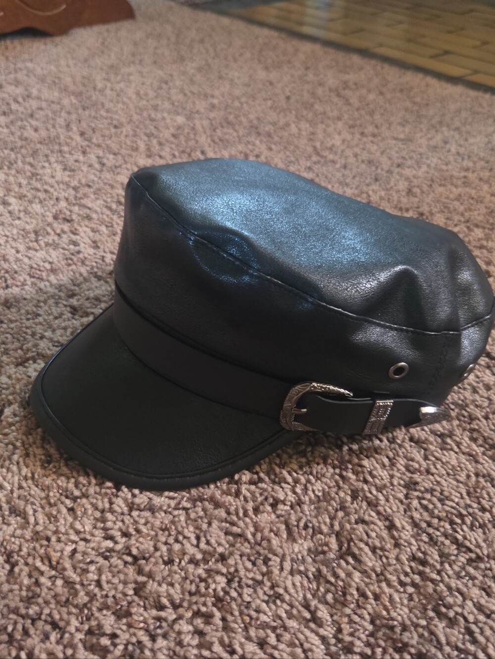Women's PU Leather Newsboy Cap, Stylish Buckle Beret Hats.